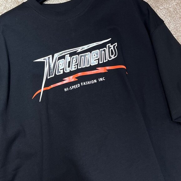 Vetements Black Short-Sleeved T-Shirt - Picture 2 of 5
